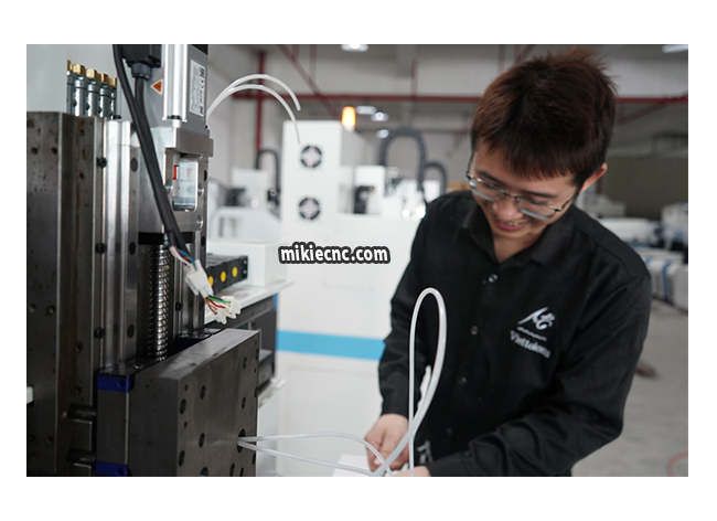 手工雕刻與CNC雕刻的區(qū)別是什么呢？