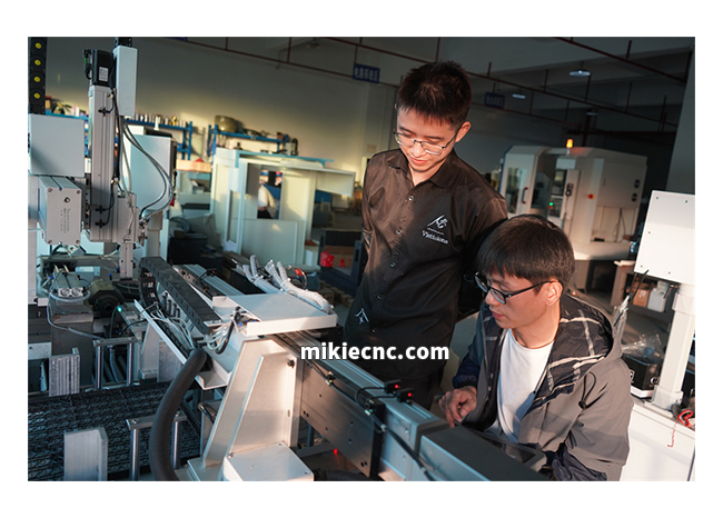 精雕機分為幾軸？