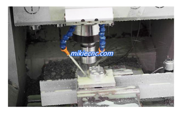 在cnc雕刻過程中出現(xiàn)撞刀是什么原因？