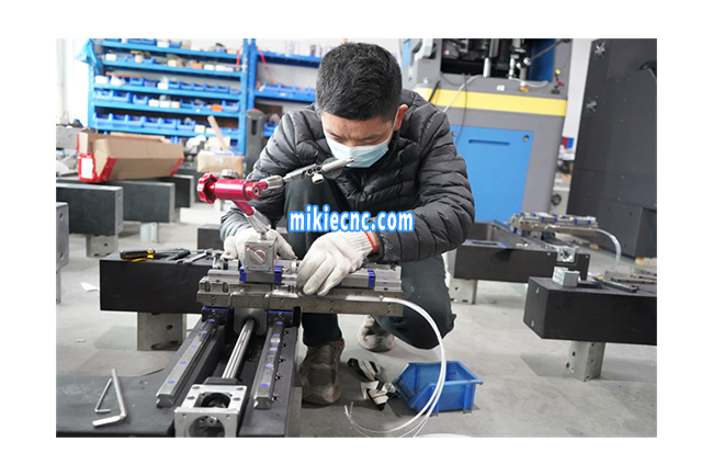 三軸四軸五軸精雕機的區(qū)別是什么呢？