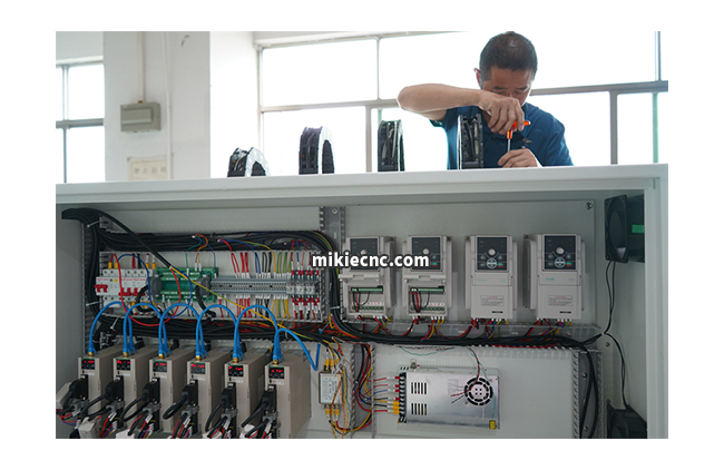 米凱爾精雕機(jī)每日保養(yǎng)須知