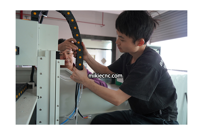 精雕機(jī)應(yīng)該如何操作？